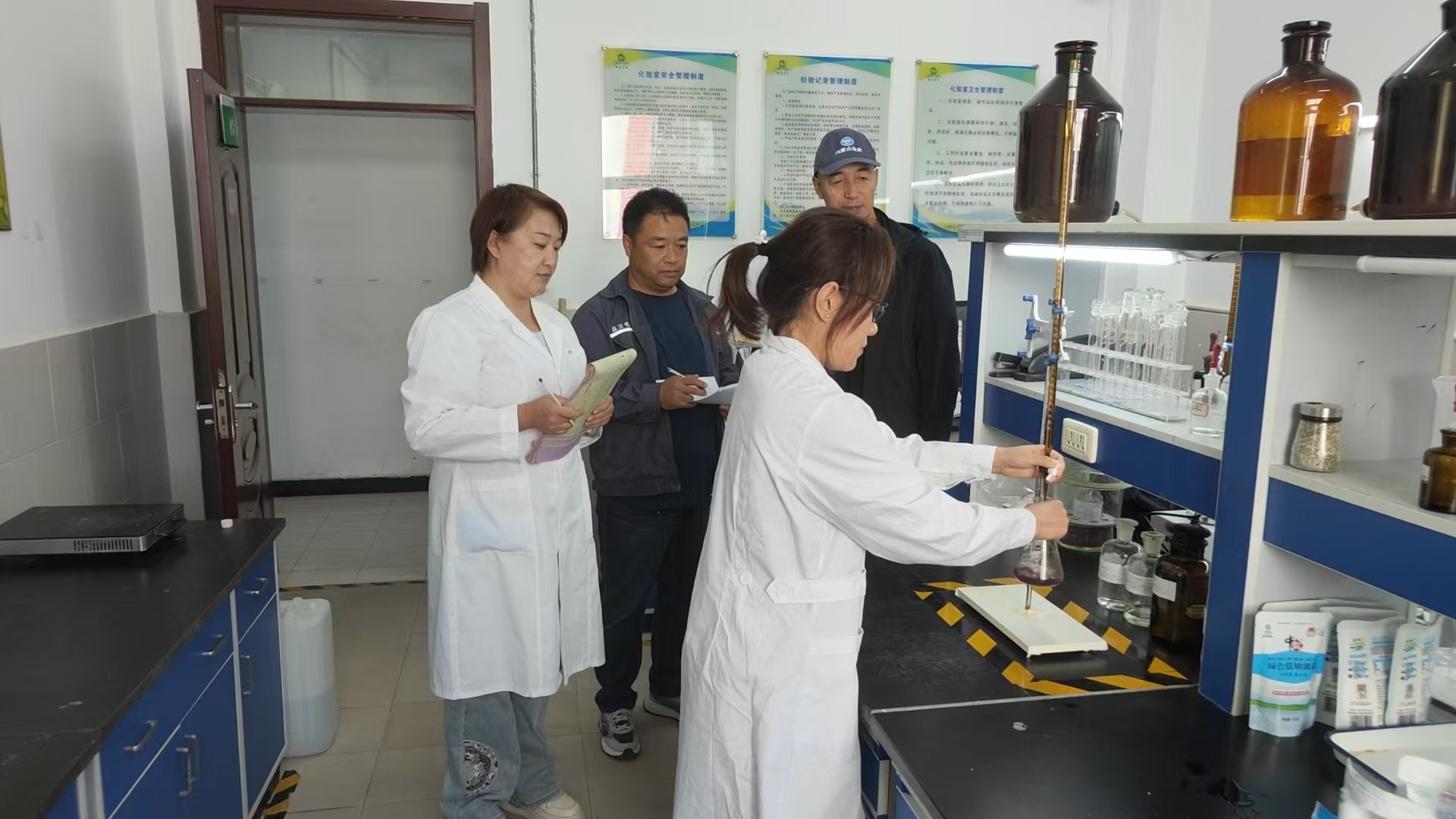 技術比武展風采 崗位練兵促提升—額鹽 公司組織開展崗位技能比賽